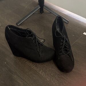 Black Poppy Lace-Up Black Wedges